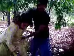 Смазливая тушь получает отшлёпанные и костяные